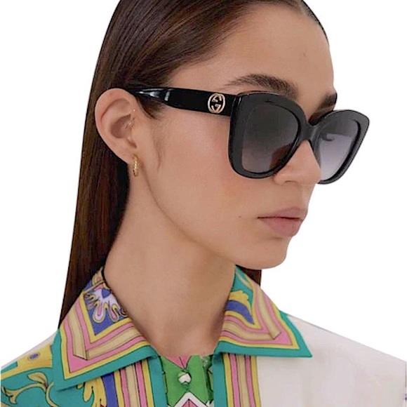 Gucci Black Framed Sunglasses w/ Gray lenses - Picture 1 of 15